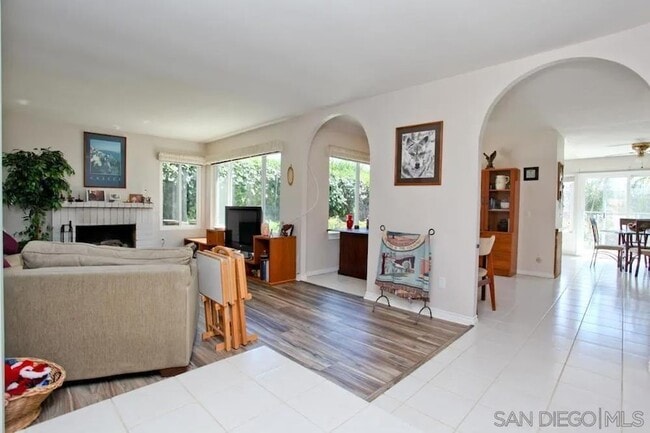 Building Photo - 14051 Hermosillo Way