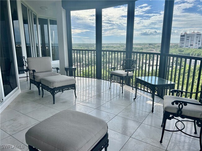 Foto del edificio - 8990 Bay Colony Dr