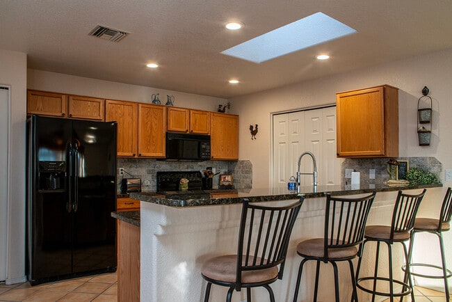 Building Photo - 3080 Shoshone Dr