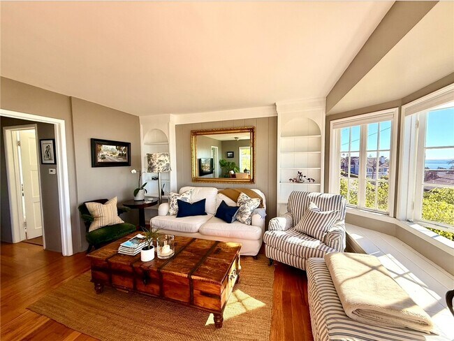 Foto del edificio - 2344 Glenneyre St