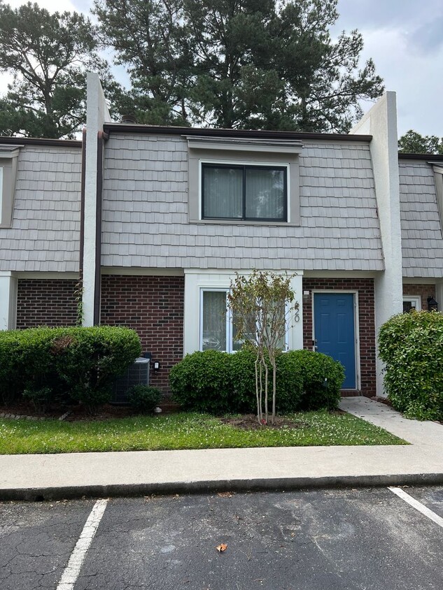 Building Photo - Colony Woods - 2 Bedroom Townhouse - Avail...