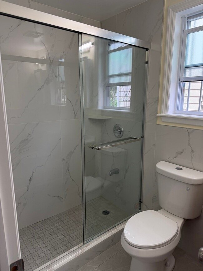Foto del edificio - 108-25 171st St