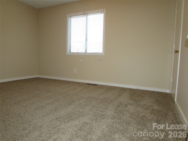 Foto del edificio - 1260 Fieldstone Rd