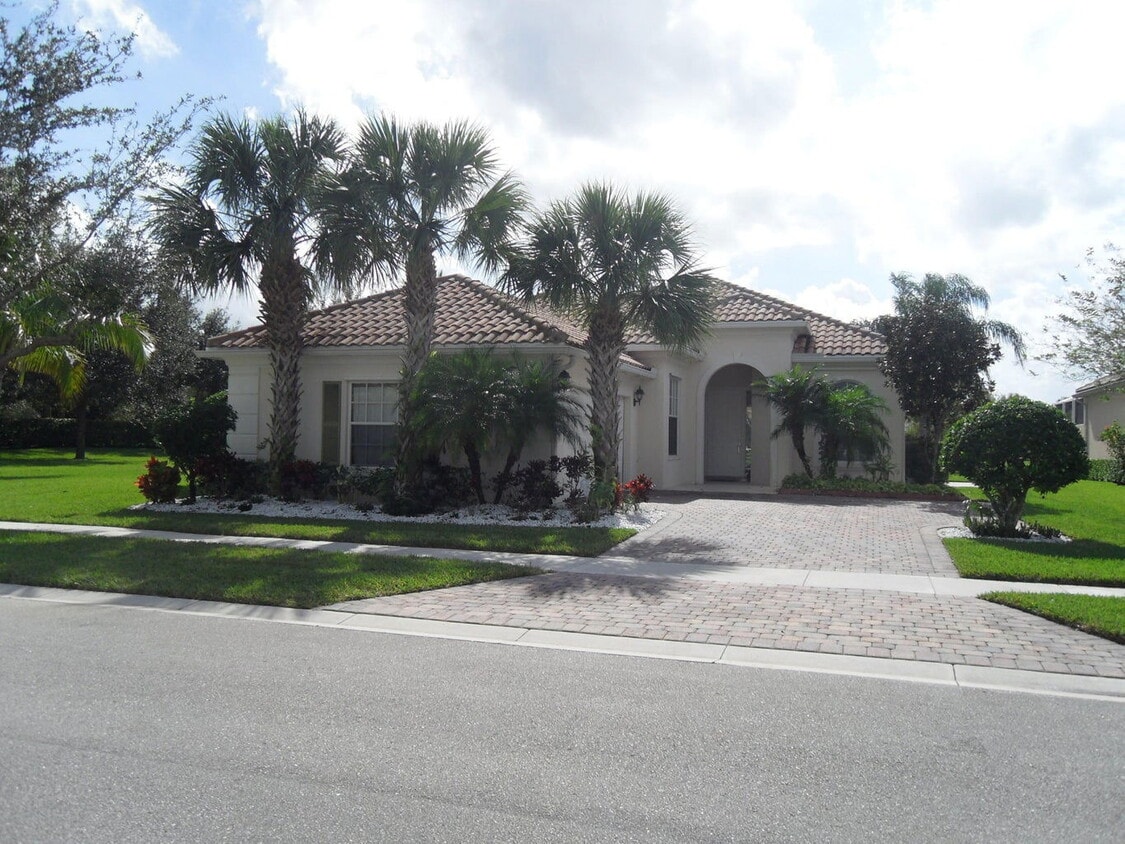 Photo - 8158 Rosalie Lane, Wellington, FL 33414 - 3 BR 2 BA single-family home