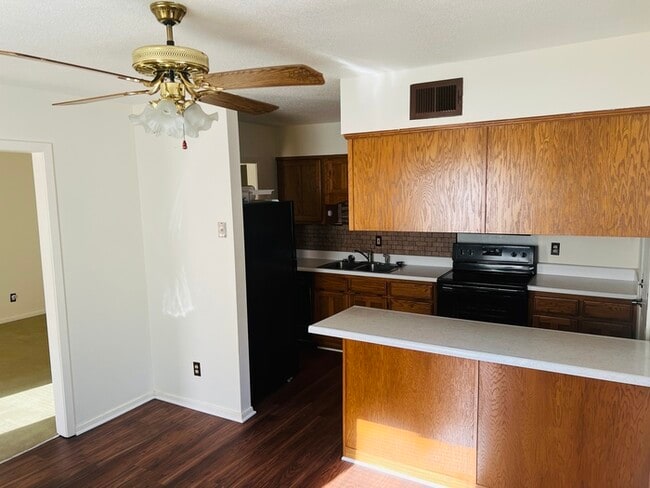 Foto del edificio - BEAUTIFUL DUPLEX IN EAST MEMPHIS!!