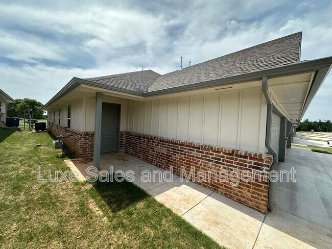 Foto del edificio - 3700 Franks Way