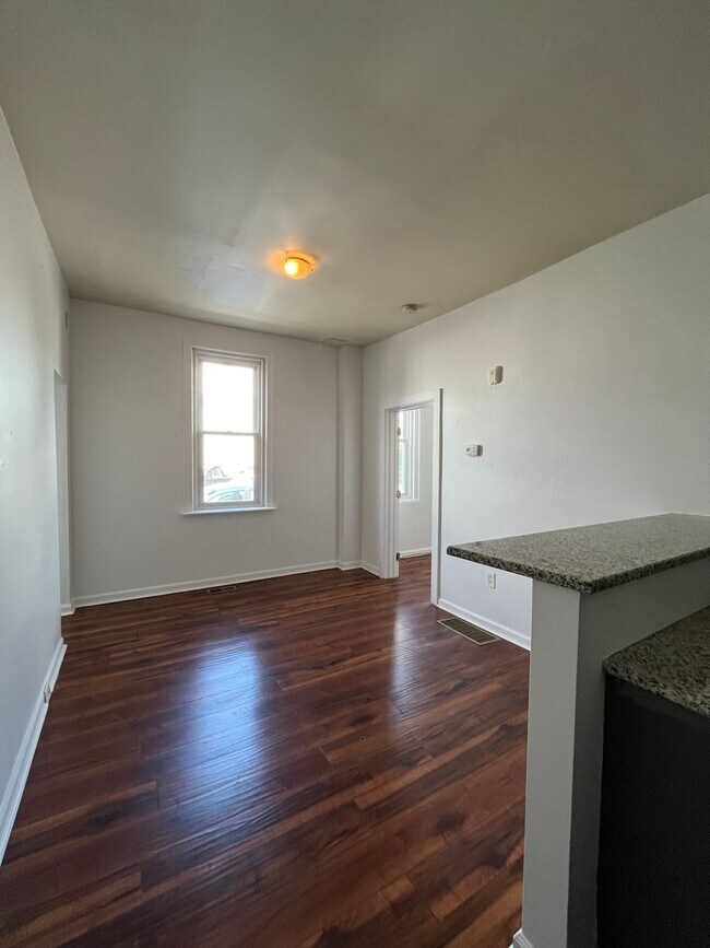 Foto del edificio - 2600 E Somerset St