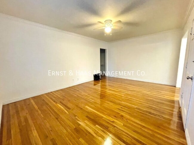 Foto del edificio - 2642 E Adams St