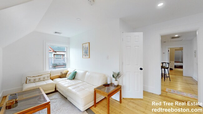 Building Photo - 41 Elmore St