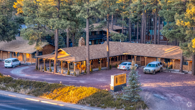 Building Photo - 1078 E White Mountain Blvd