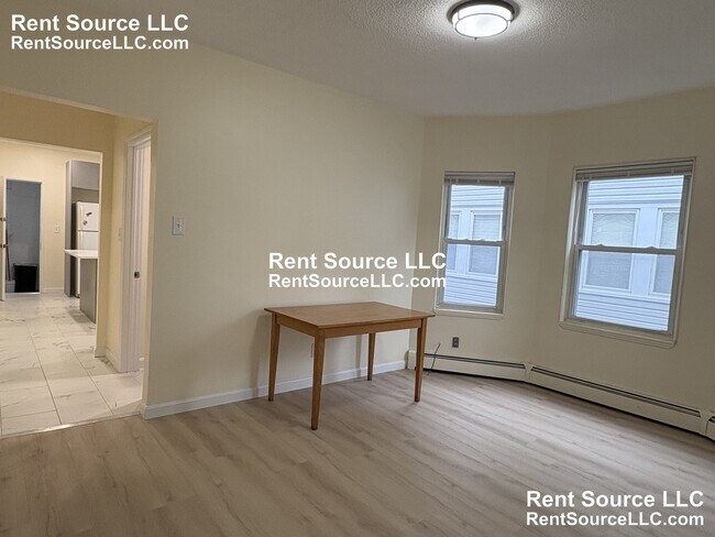 Building Photo - 17A Benton Rd.