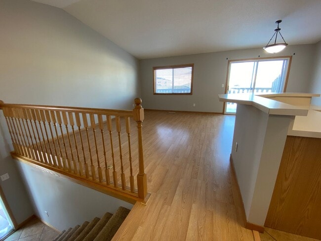 Building Photo - 3 Bedroom Twinhome near the New Sandford Hospital!!