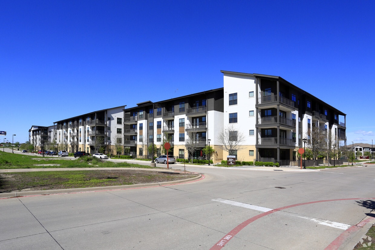 Overture Fairview 55+ Active Adult Apartme... Apartments in Fairview