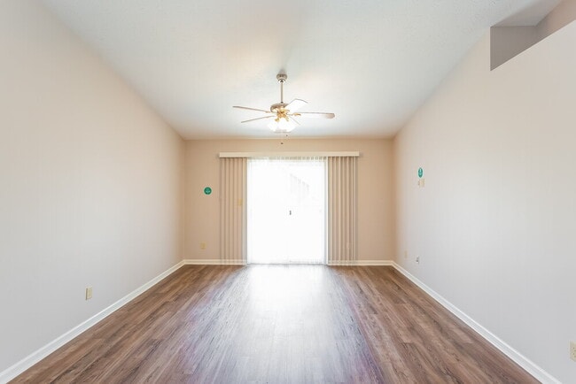 Foto del edificio - 11550 Ross Common Dr