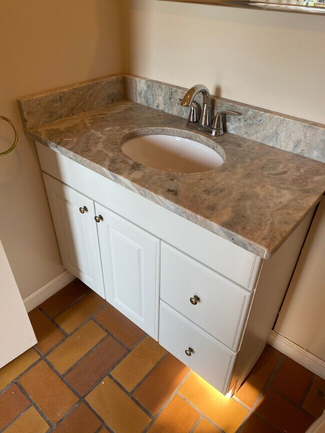 Foto del edificio - Hilton Head Plantation Ranch Style Home With Lagoon View!