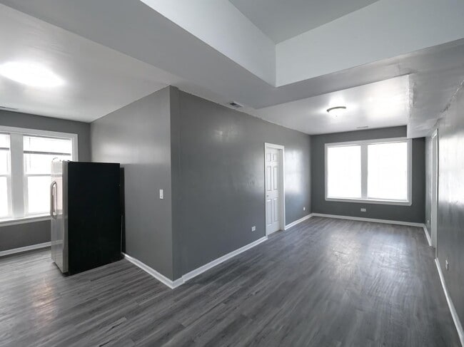 Building Photo - 346 N Laramie Ave