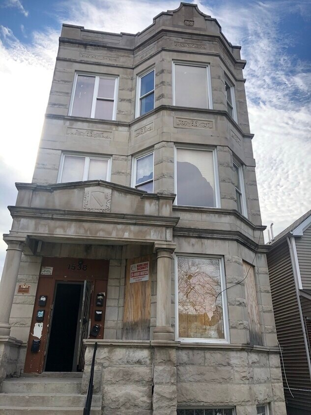 Foto principal - 1538 S Millard Ave