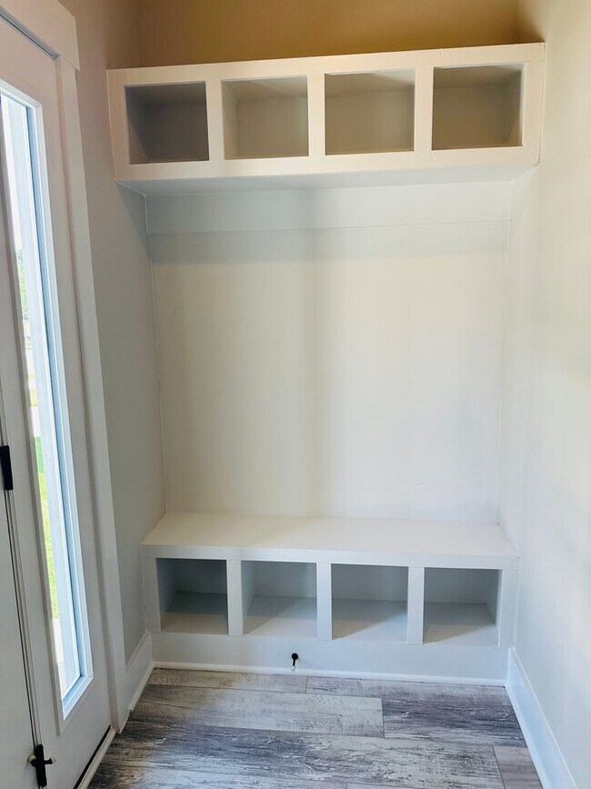 Foto del edificio - Beautiful Townhome