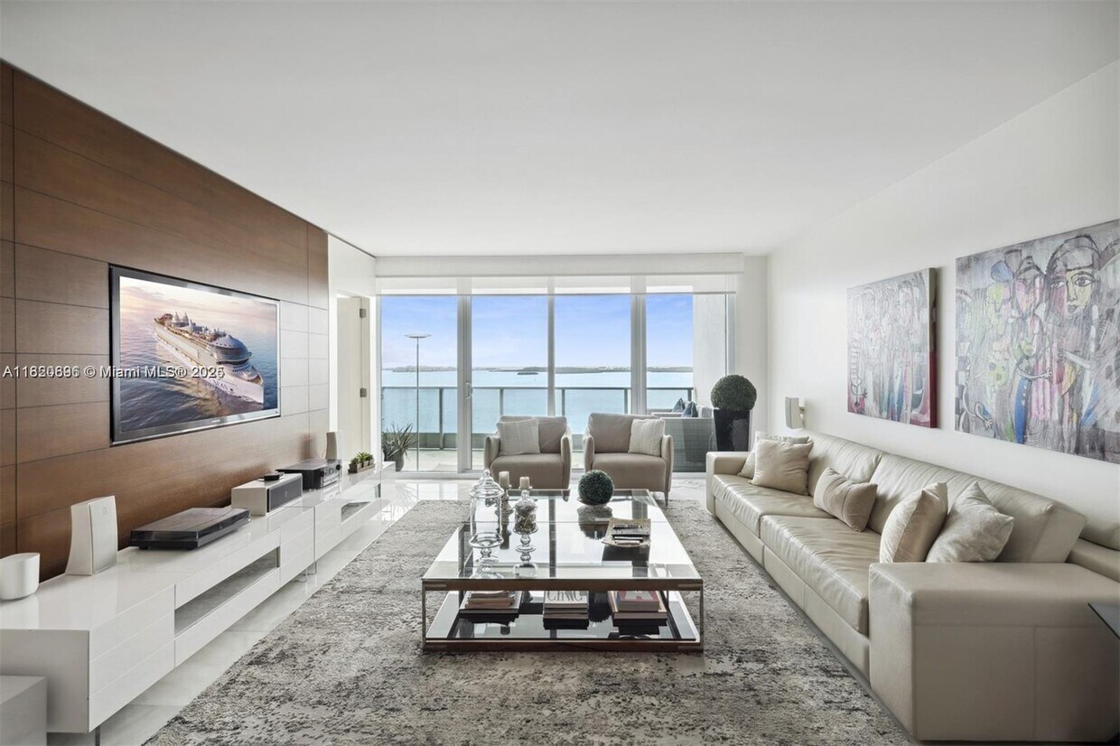 Primary Photo - 1331 Brickell Bay Dr