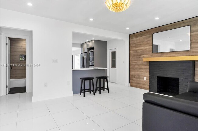 Foto del edificio - 766 NW 45th St