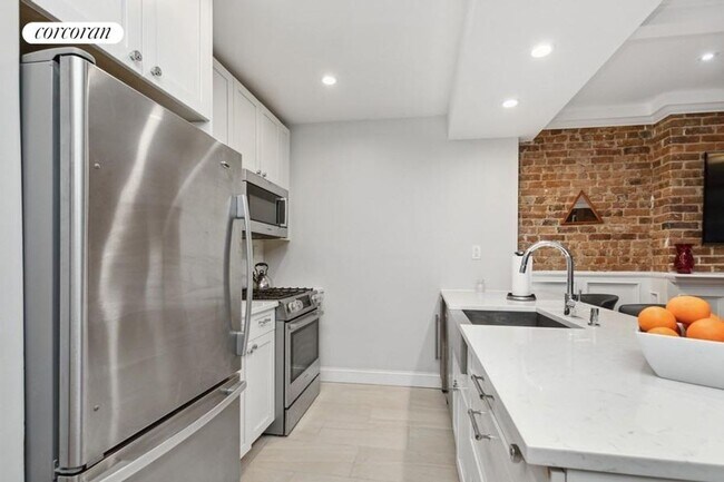 Building Photo - 37 Clifton Pl