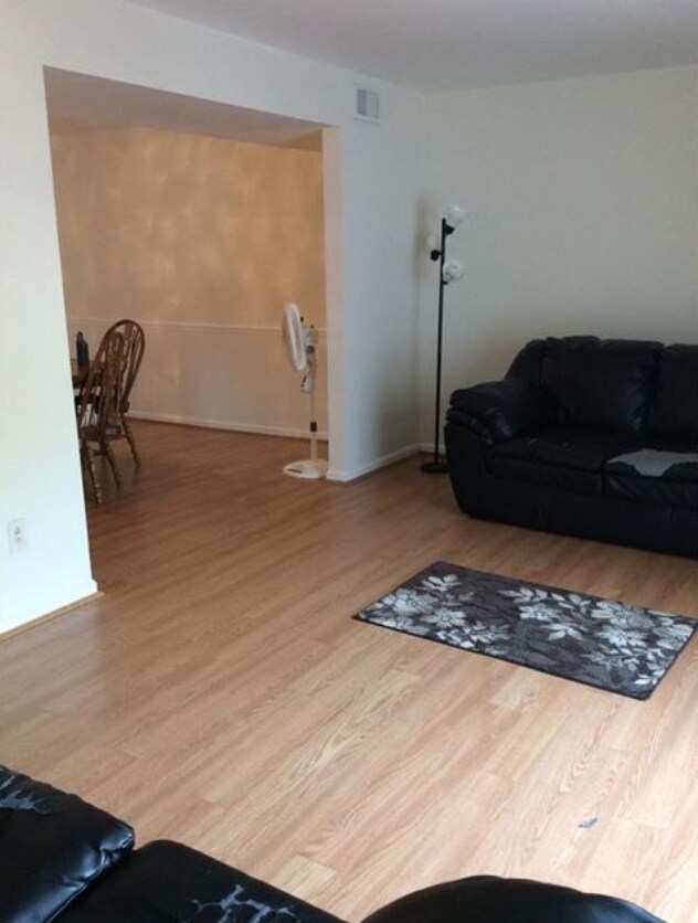 Foto del edificio - 2229 Sedgewick Dr