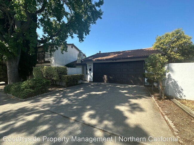 Building Photo - 3 br, 2 bath House - 2709 Santiago Drive