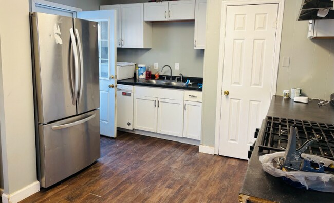 Foto del edificio - 110 Hall Ct