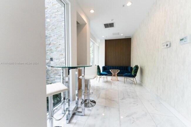 Foto del edificio - 1850 Monroe Street Unit 210