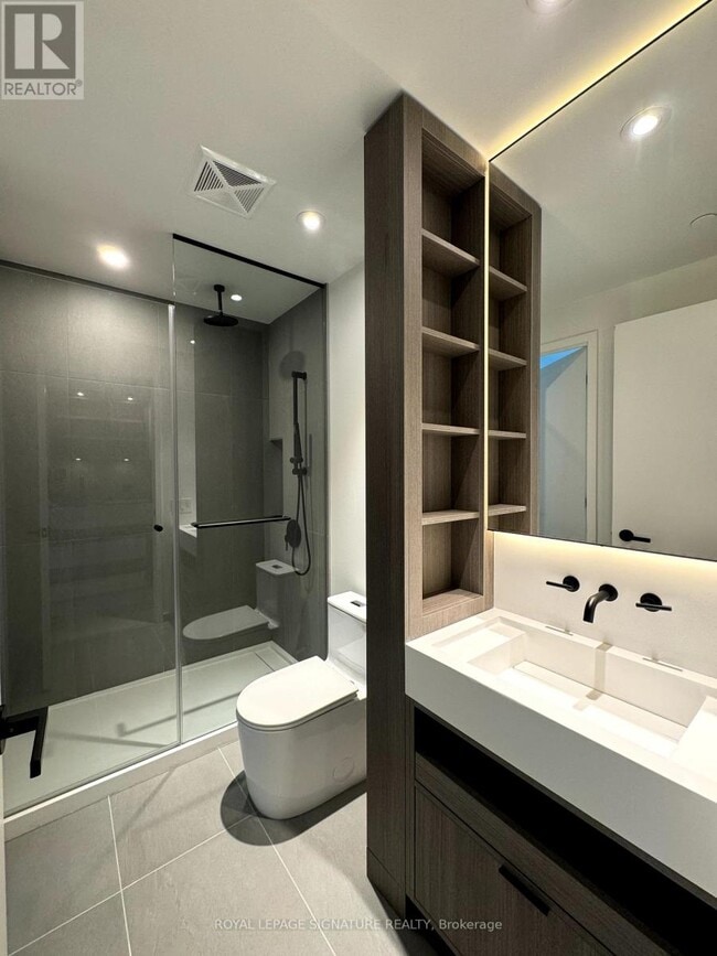 Building Photo - 55 Charles St E