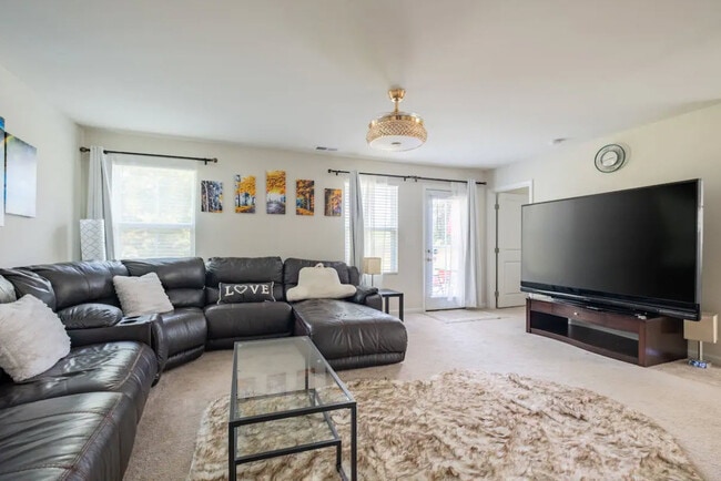 Foto del edificio - Room in House on Skipjack Ln