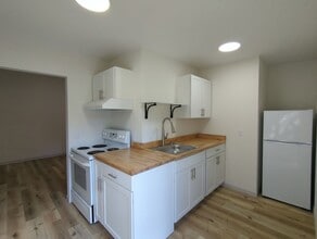 Building Photo - 3718 Fountain Ave
