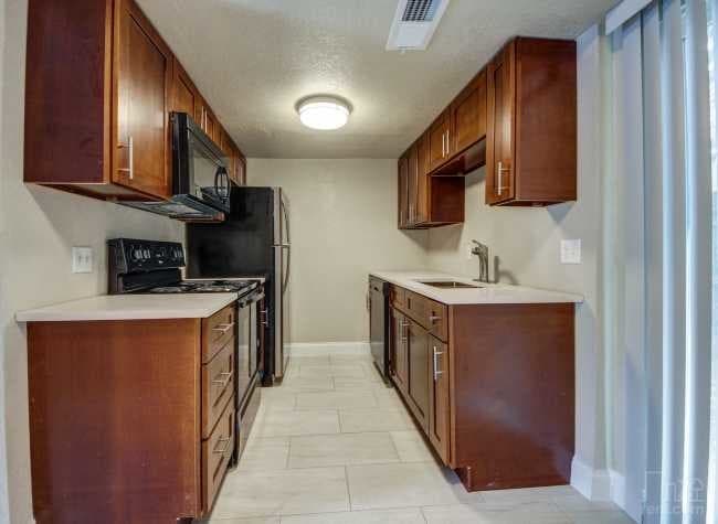 Primary Photo - 501 Londonderry Ln