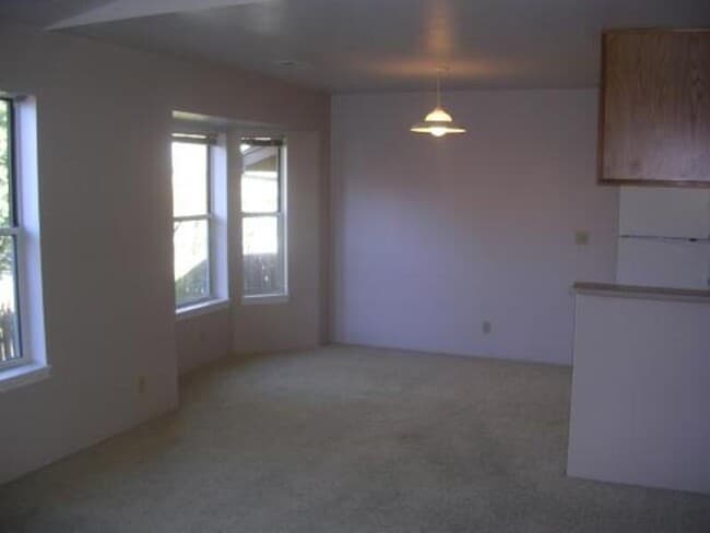 Foto del edificio - 477 Scenic Dr