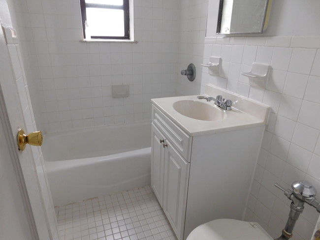 Building Photo - 32-15 35th St
