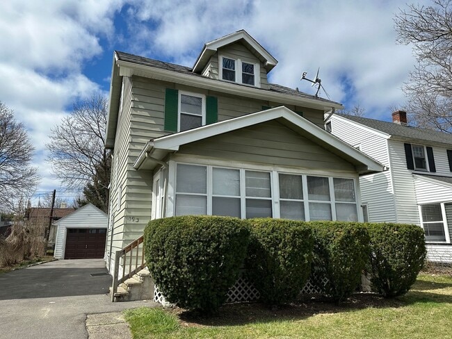 Foto del edificio - YOU WILL LOVE THIS HOME . CALL NOW FOR APPOINTMENT !!!