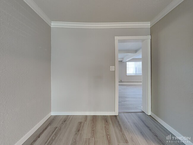 Building Photo - 308 Grape St