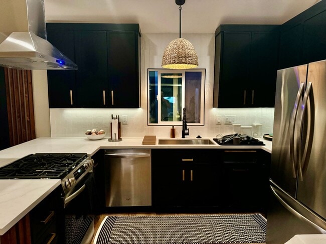 Building Photo - 2 Bedroom, 2 Bath + Loft, with Exceptional Views! Just Steps to the Beach!