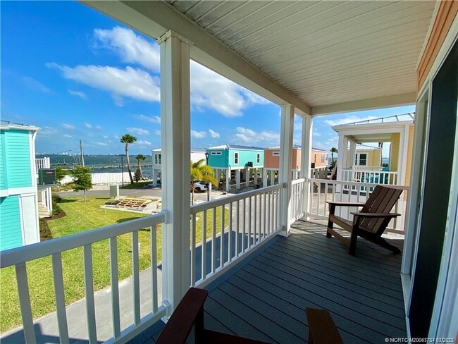 Building Photo - 2646 NE Pelican Wy