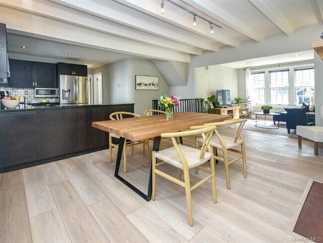 Foto del edificio - 20 Oldwood Rd S