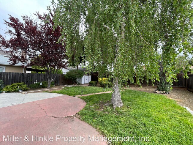 Building Photo - 2 br, 1 bath House - 2062 Coastland Avenue