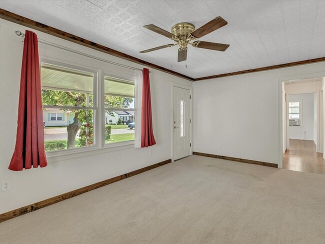 Foto del edificio - 815 Sandra Dr