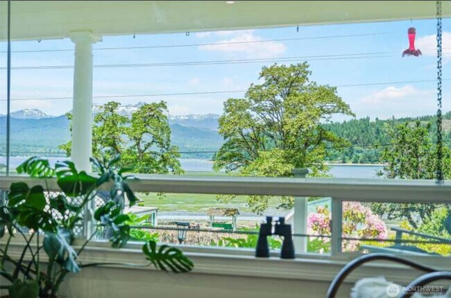 Building Photo - 5060 WA-106