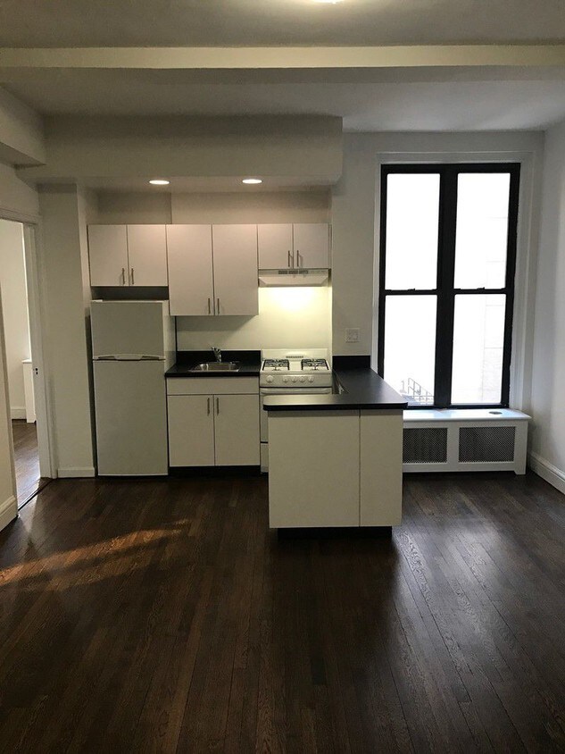 Primary Photo - 140 E 47th St