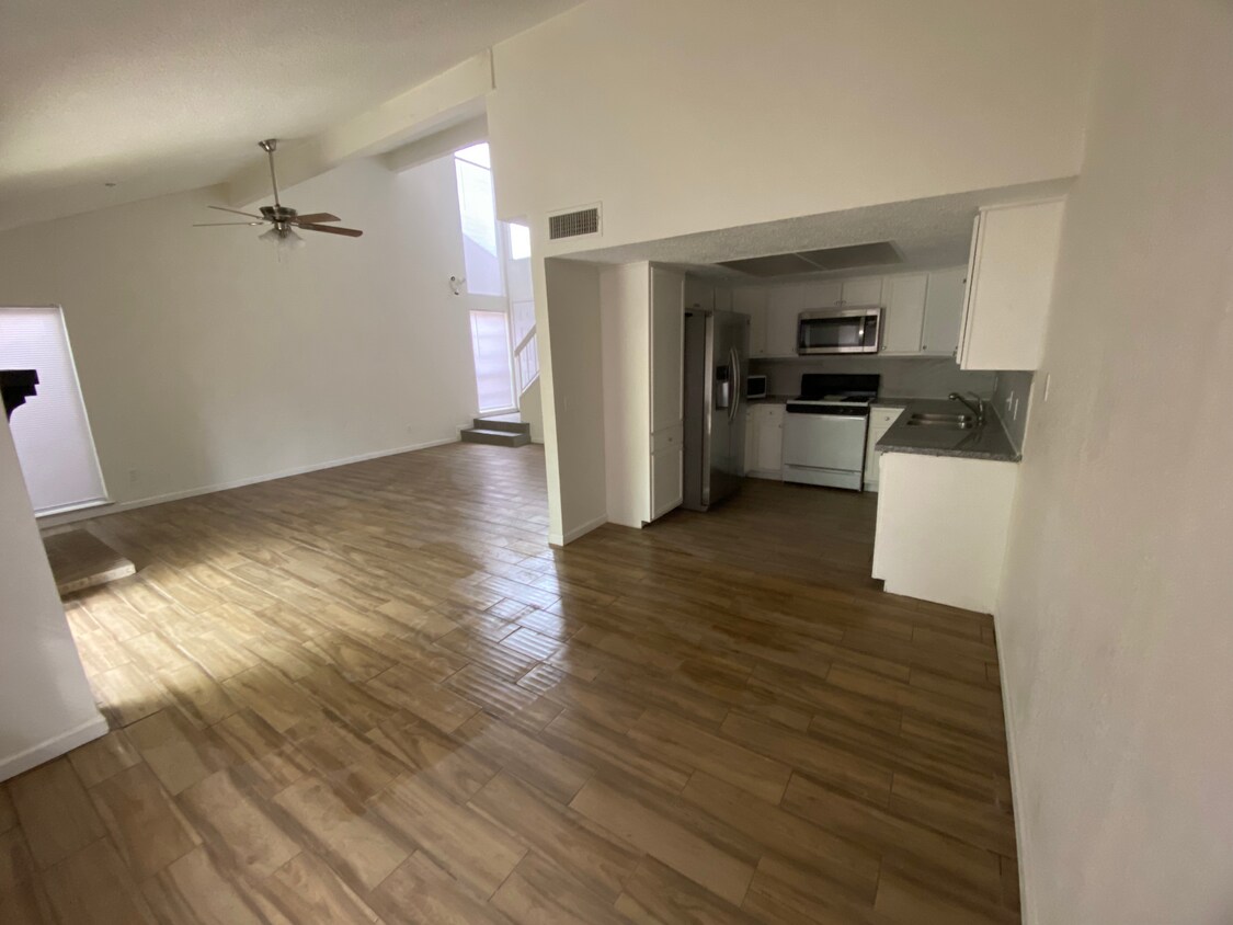 Foto principal - 10406 Golden Meadow Dr