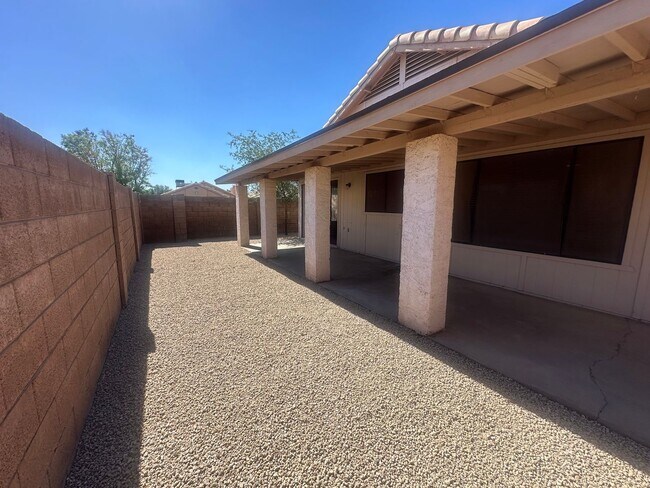 Foto del edificio - Charming 3 bedroom, 2 bath single story ho...