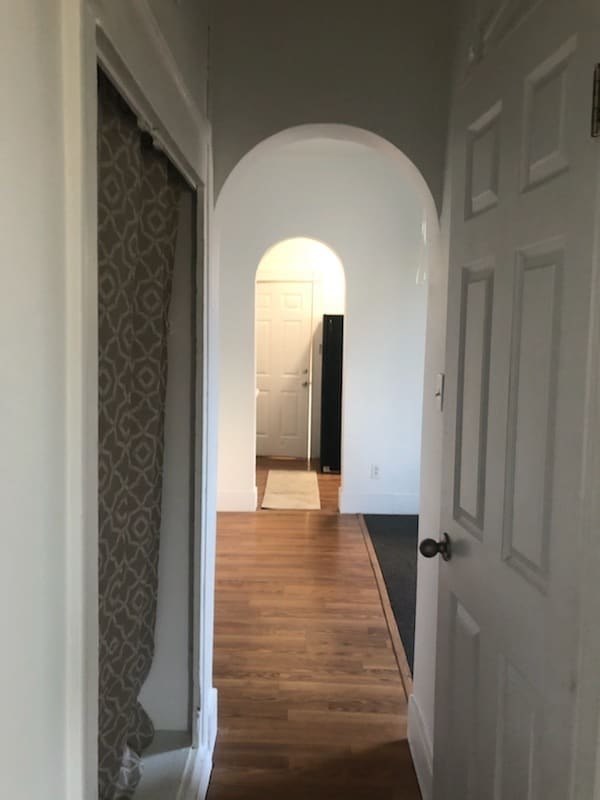 Building Photo - 114 E 10th St