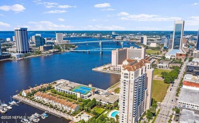 Foto del edificio - 400 E Bay St