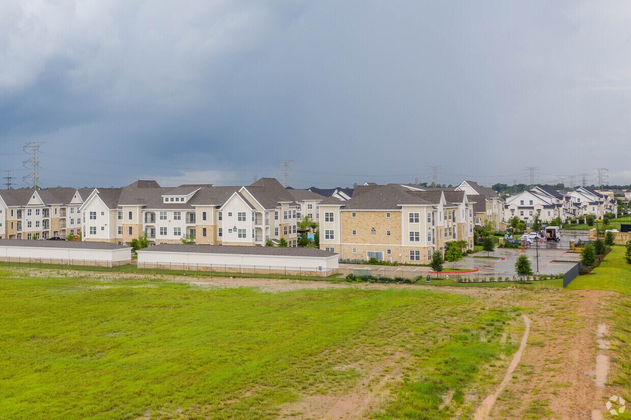 Grove East 9300 N Sam Houston Pky E Humble, TX Apartments for Rent