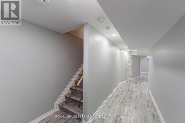 Building Photo - 580 Sunlit Cir